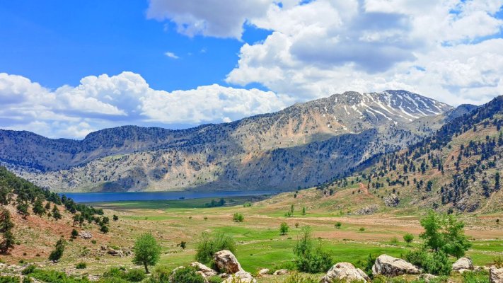 Trekking Route 2: Girdev Plateau and Lake Circuit Discovery